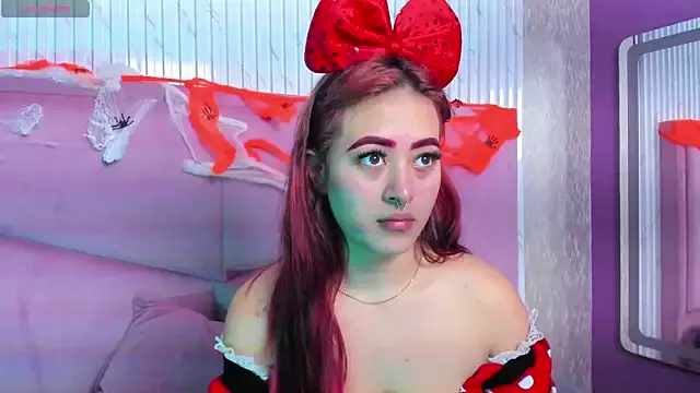 Gisselle_walker from StripChat is Freechat