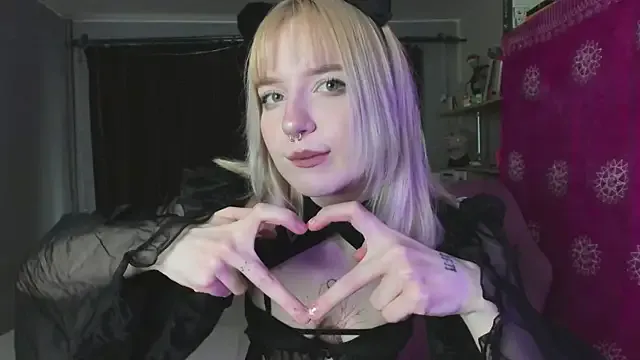 Godlikegirlyy from StripChat