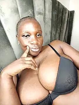 Golden_diver from StripChat is Freechat