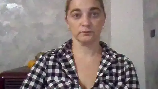 GoldenAngelMilf from StripChat is Freechat