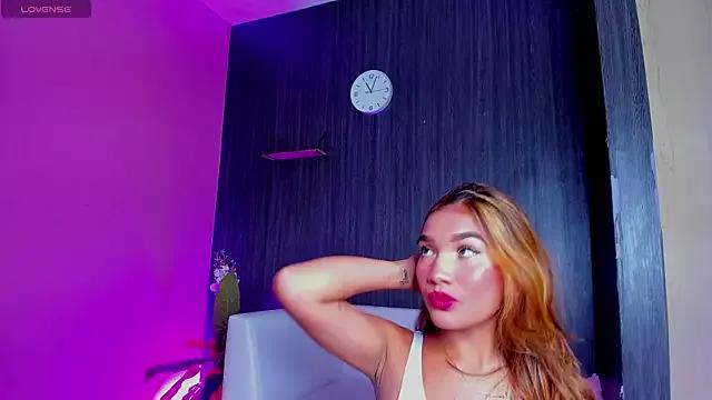 Good_sluts from StripChat is Freechat