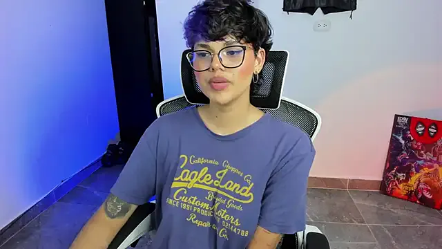 Girls: try live performances with matured performers, from dancing to quirks, in a variety of beautiful sex cams.