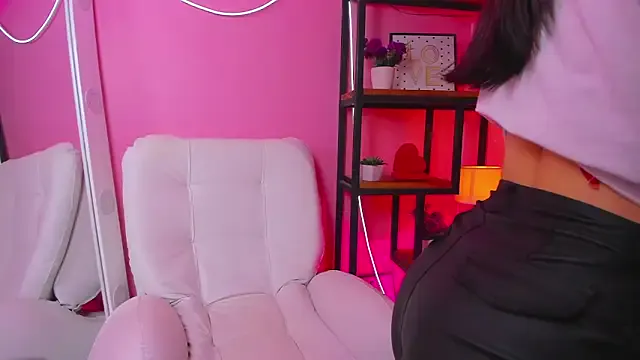 Grace_Velle from StripChat is Freechat