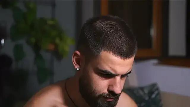 HairyRobxxx from StripChat is Freechat