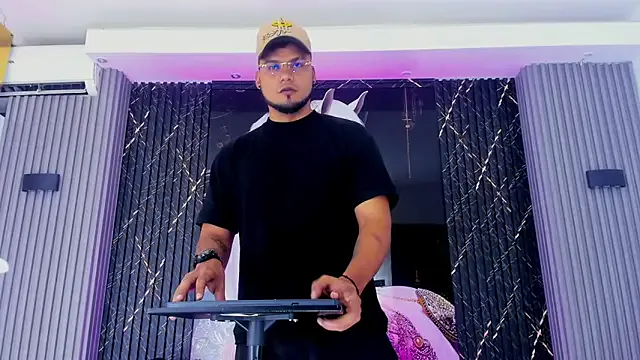 handsome_boys22 from StripChat is Freechat