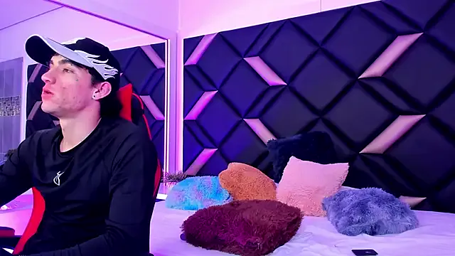 Girls: try live performances with matured performers, from dancing to quirks, in a variety of beautiful sex cams.