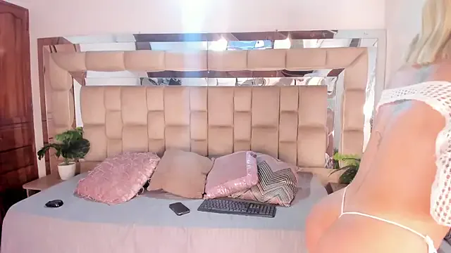 Hanna_Garciia from StripChat is Freechat