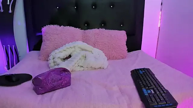 Hanna_Kl from StripChat