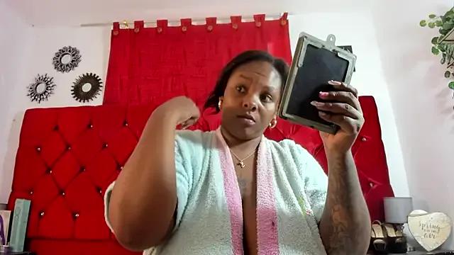 harleyevaans from StripChat is Freechat