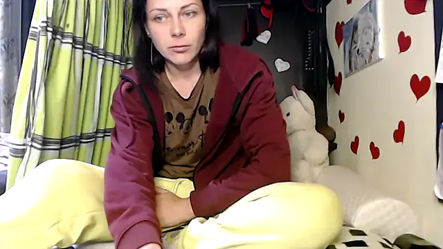 Girls: try live performances with matured performers, from dancing to quirks, in a variety of beautiful sex cams.