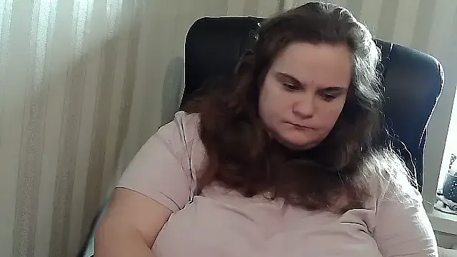 HarmonyKarera from StripChat is Freechat