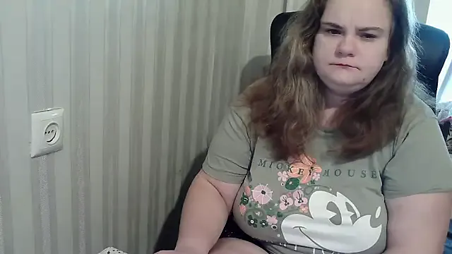 HarmonyKarera from StripChat is Freechat