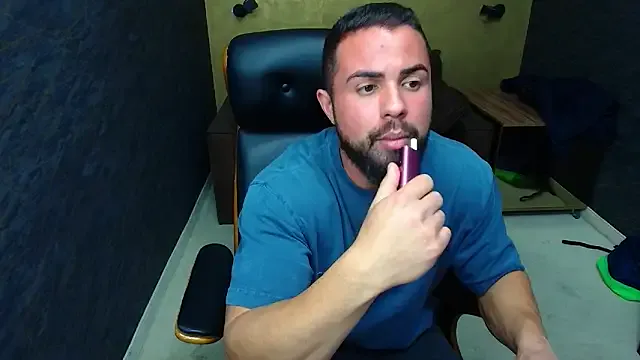 HayesWood from StripChat is Freechat