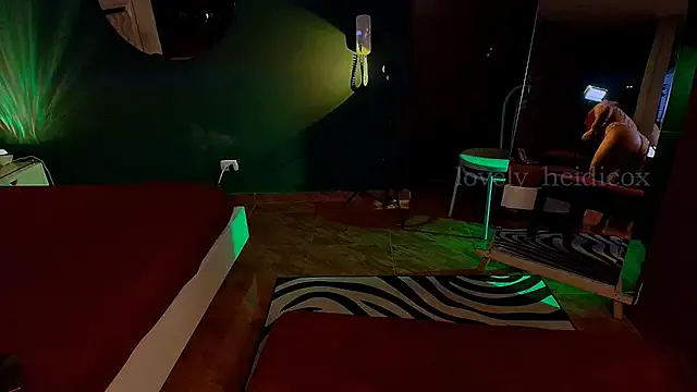 HeidiCox from StripChat is Freechat