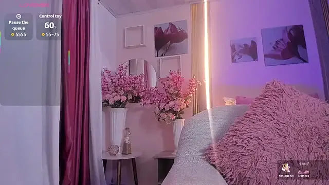 Heidy_palmer from StripChat is Freechat