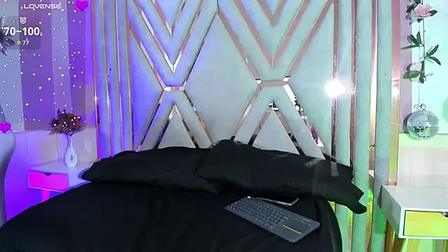 Girls: try live performances with matured performers, from dancing to quirks, in a variety of beautiful sex cams.