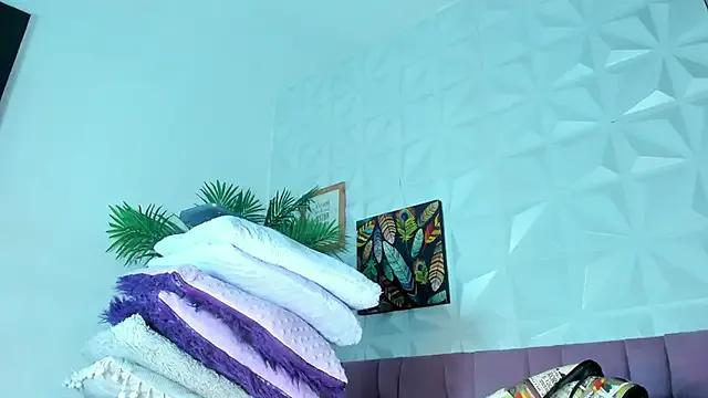 Hellen_Sky from StripChat