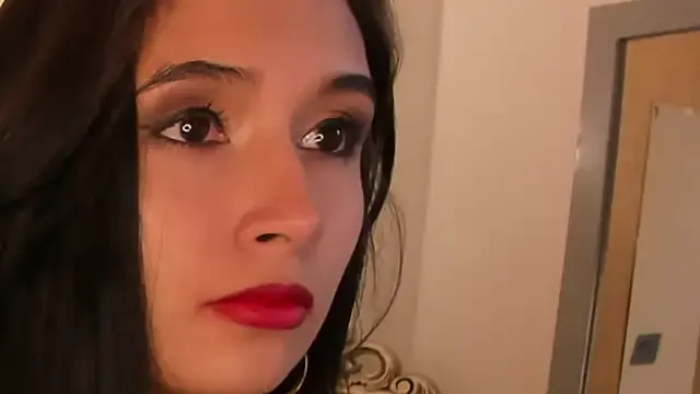 Hellen_tease from StripChat