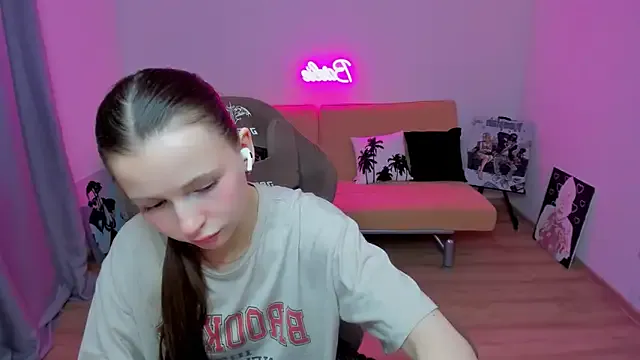 Girls: try live performances with matured performers, from dancing to quirks, in a variety of beautiful sex cams.
