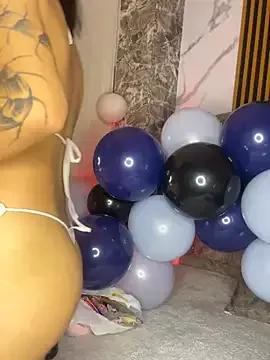 hillsdandarkie_44 from StripChat