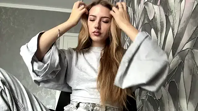 HollyCroker from StripChat is Freechat