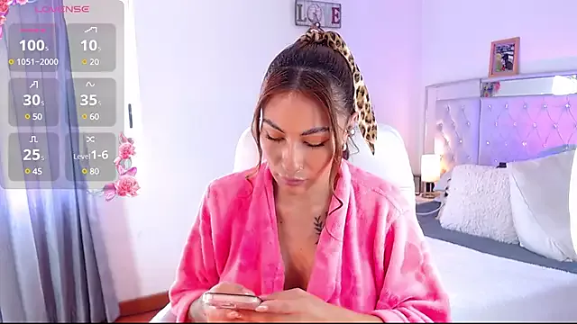 Girls: try live performances with matured performers, from dancing to quirks, in a variety of beautiful sex cams.