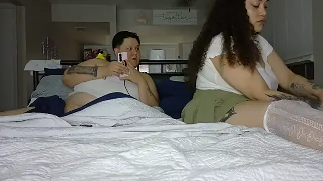 honeeyyy_pot from StripChat is Freechat