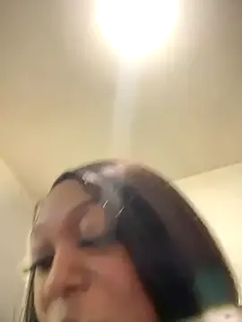 honeybrow from StripChat is Freechat