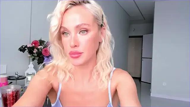 HoneyBunnyPot from StripChat is Freechat