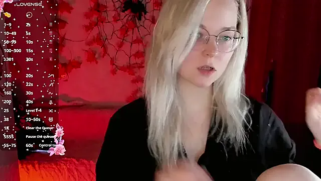 HoneyDazzle from StripChat is Freechat