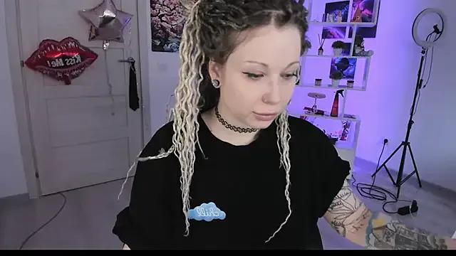 HoneySallyMoore from StripChat is Freechat