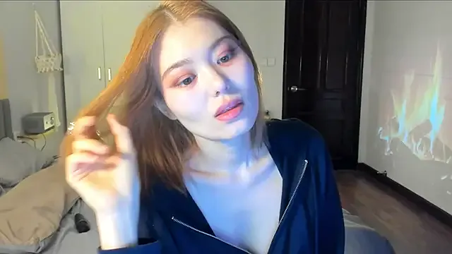 HopeLovely from StripChat is Freechat