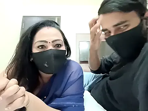 horny_milf_couple from StripChat is Freechat