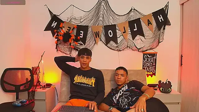 Hot_Boyfriends04 from StripChat is Freechat