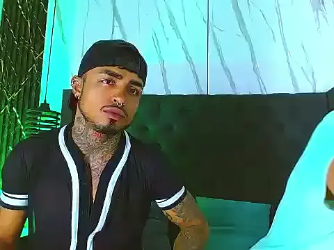 Hot_Latino_x from StripChat is Freechat