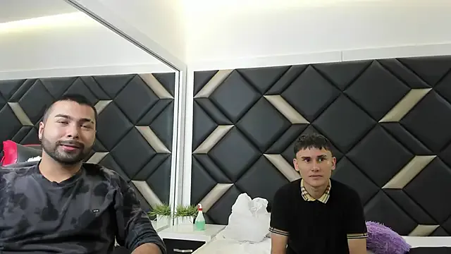 Hot_Threesomee from StripChat is Freechat