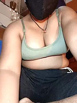 HotAishaa from StripChat