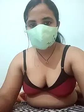 HotAishaa from StripChat