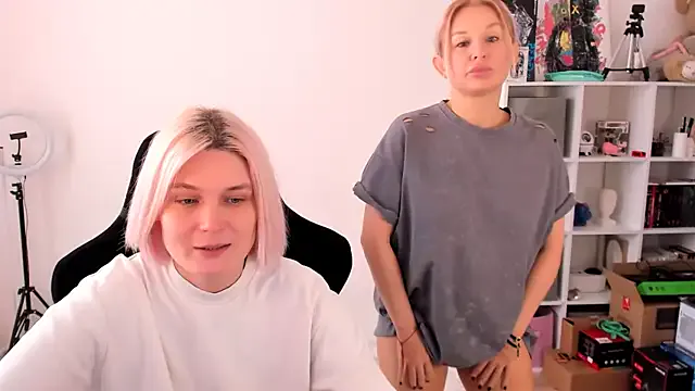 hotblonds from StripChat is Freechat