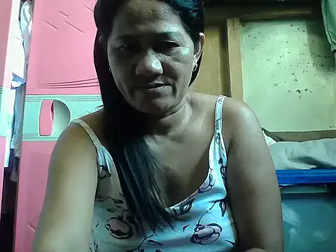 hotmama_063 from StripChat is Freechat