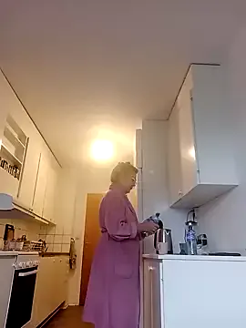 Hottie-Mom from StripChat