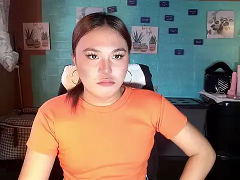 Hottie_Kiraxx from StripChat is Freechat