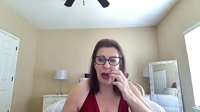 HotTxGilfMaggie from StripChat is Freechat