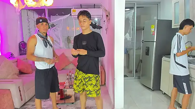 Houseofwarrios from StripChat is Freechat