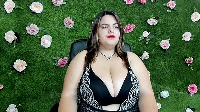 Huge_Titties_ from StripChat is Freechat