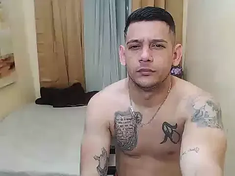 HUGECOCK_BIG from StripChat is Freechat