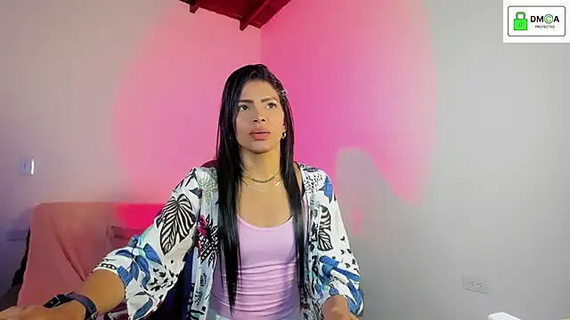 IamKellyred from StripChat is Freechat