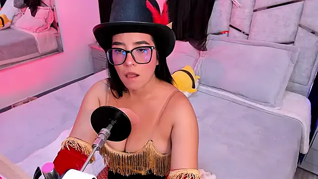 Ibbiebennett from StripChat is Freechat