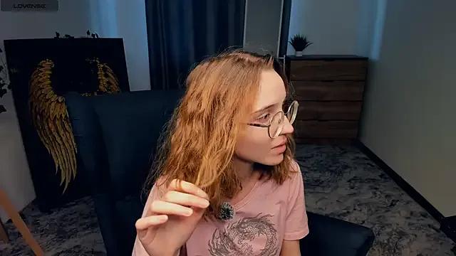 IiceVeinss from StripChat is Freechat