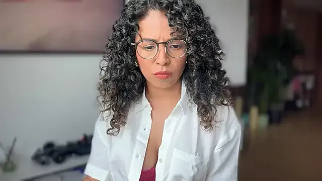 illaroom from StripChat is Freechat